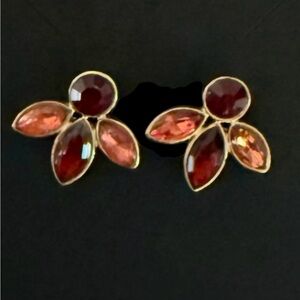 🔥2/$24 or 3/$30🔥 Elegant Napier Gold and Red Gemstone Earrings